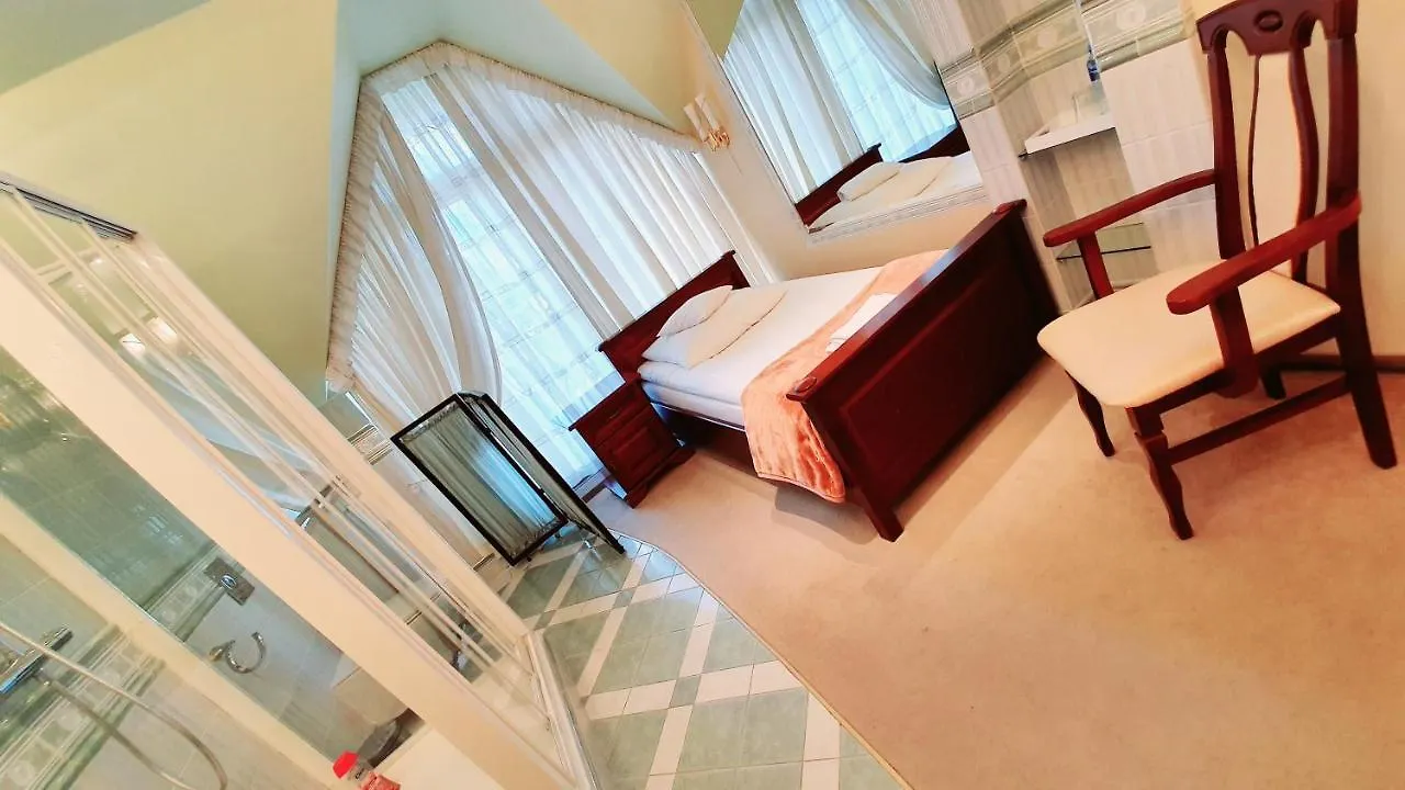 Bthouse, Pokoje Goscinne ワルシャワ 0*,