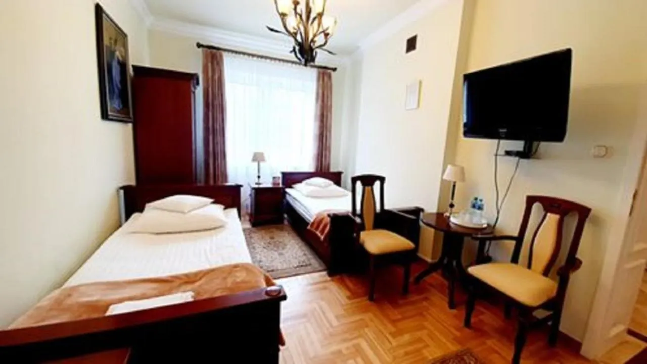 Bthouse, Pokoje Goscinne Варшава Отель типа 