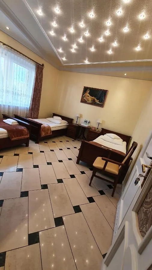 Bthouse, Pokoje Goscinne Варшава Отель типа 