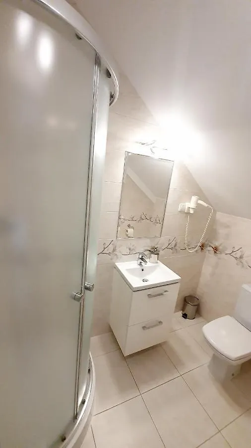 Bthouse, Pokoje Goscinne Варшава Отель типа 