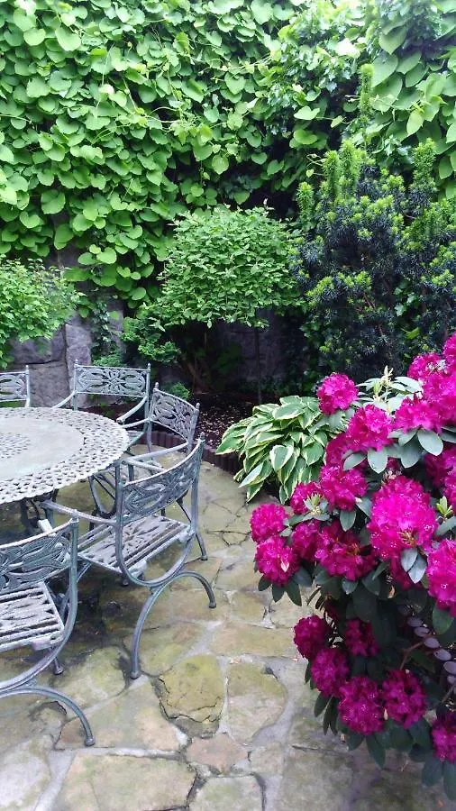 Bed & Breakfast Bthouse, Pokoje Goscinne Warsaw