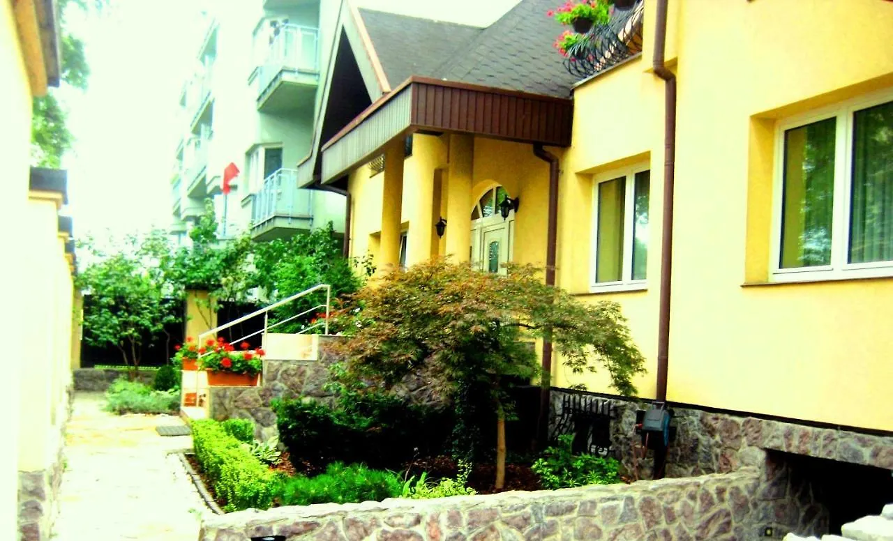 Bed & Breakfast Bthouse, Pokoje Goscinne Warsaw