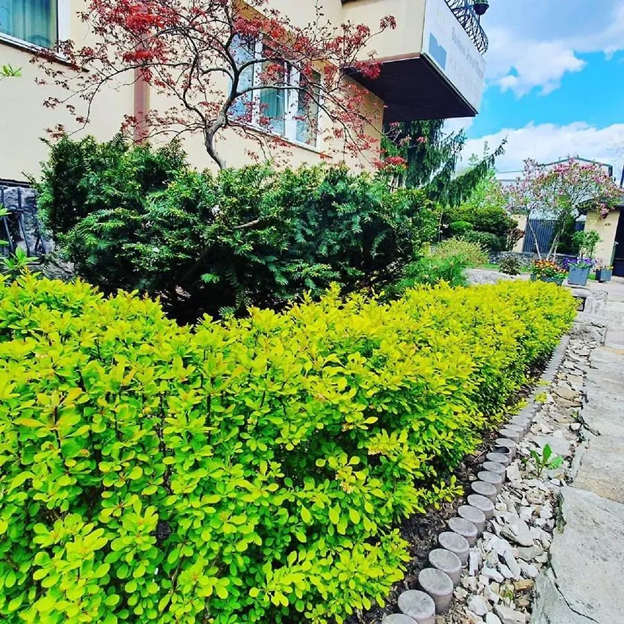 Bed & Breakfast Bthouse, Pokoje Goscinne Warsaw
